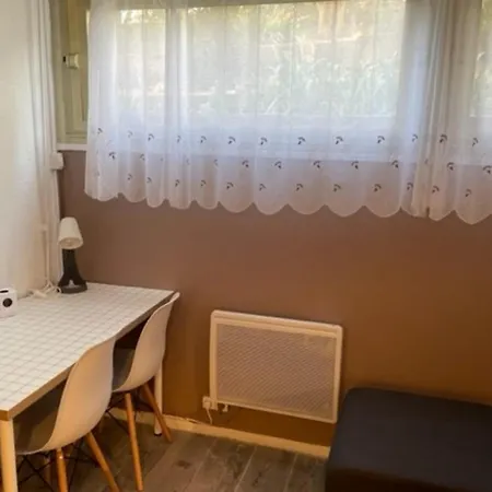 Apartment 23m In A With Pool